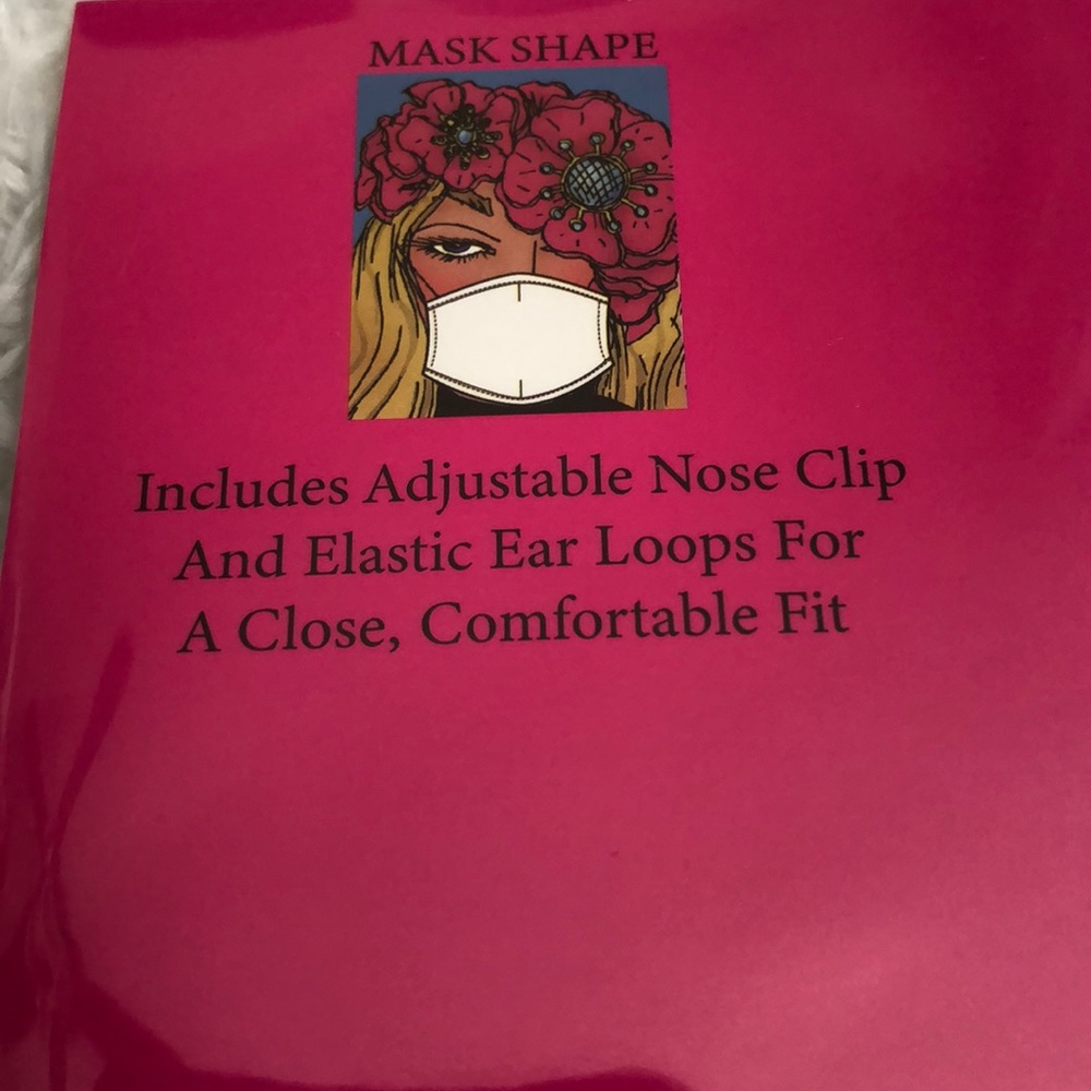 Betsey Johnson Pack of 3 Face Masks - Picture 4 of 7